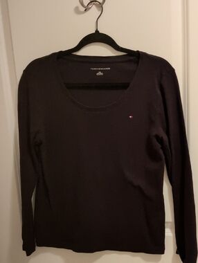 Tommy Hilfiger Black Long-Sleeve Scoop Neck Top with Flag Logo